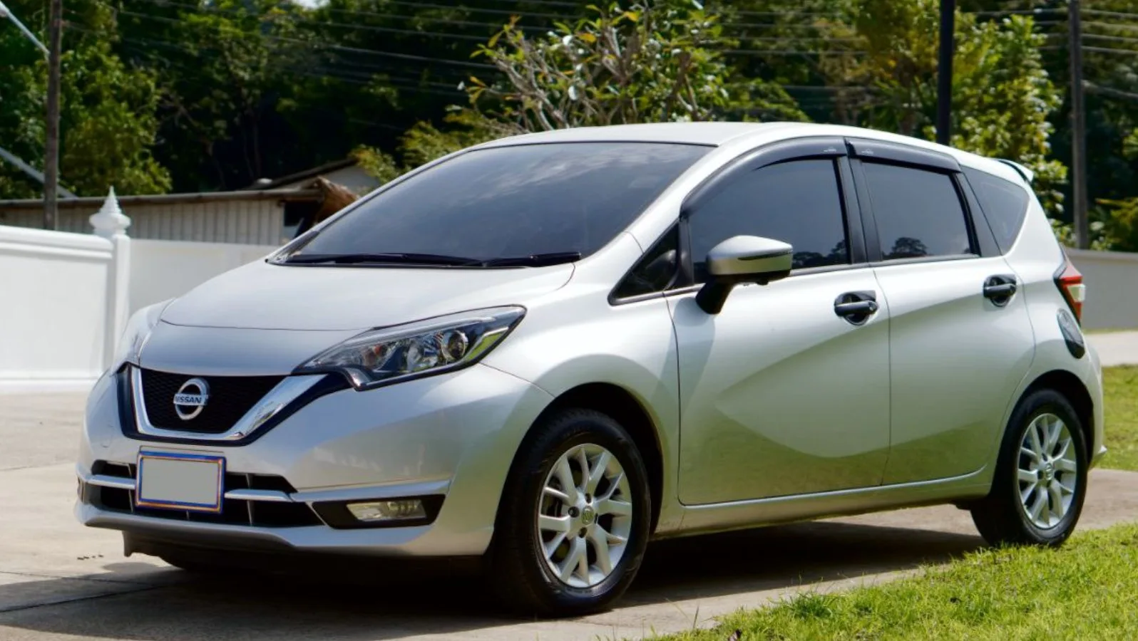 Nissan Note 2019 rental in Phuket — main photo