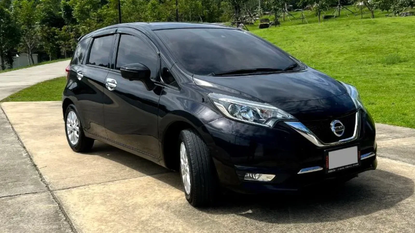 Nissan Note 2019 rental in Phuket — main photo