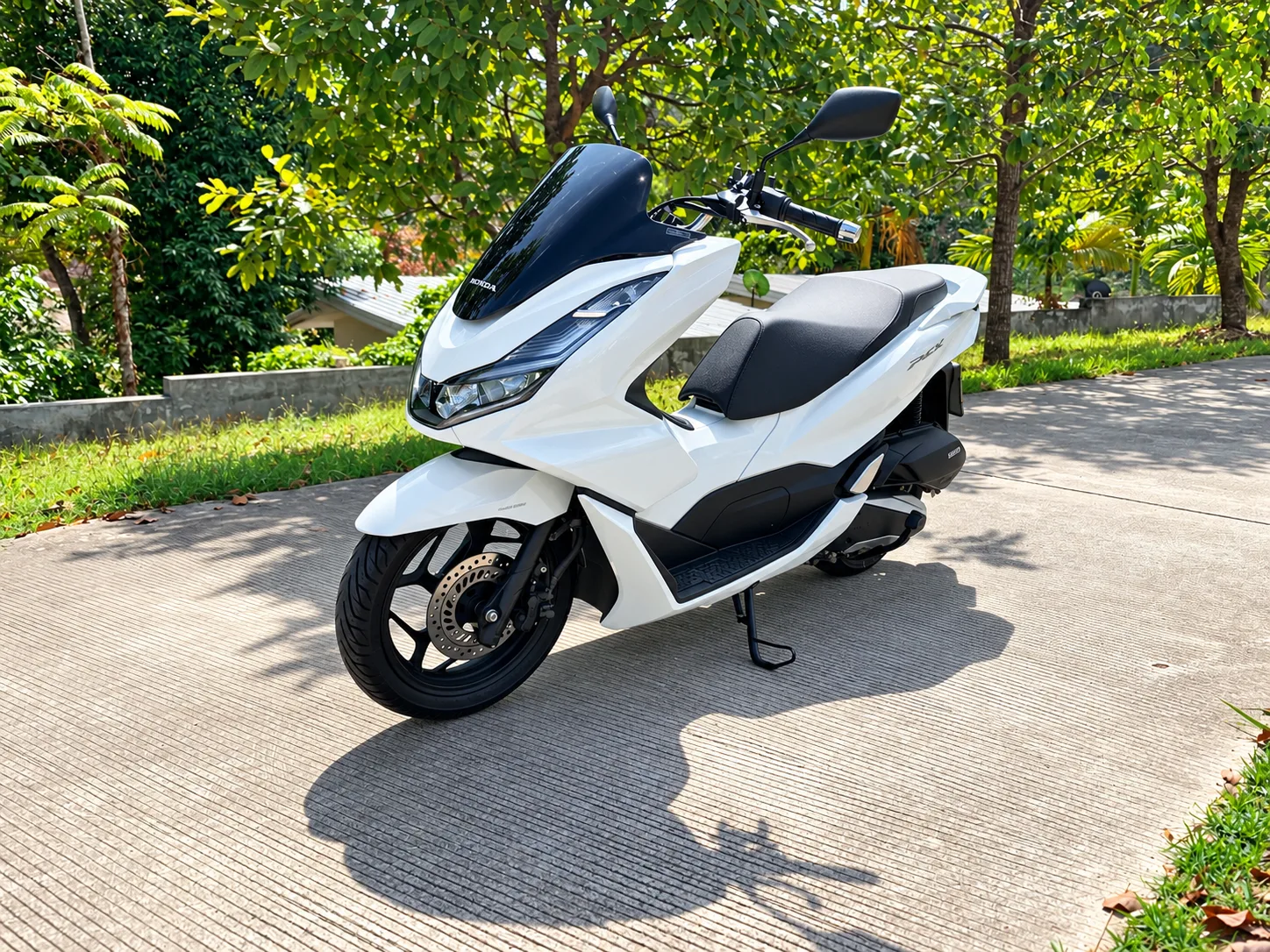 HONDA PCX 160 2022 rental in Thailand — photo 2