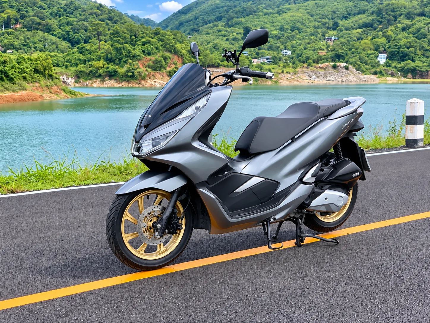 HONDA PCX 150 2019 rental in Thailand — photo 2