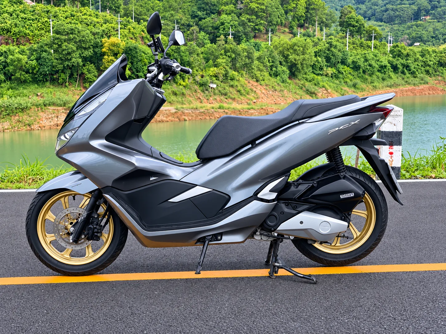 HONDA PCX 150 2019 rental in Thailand — photo 4