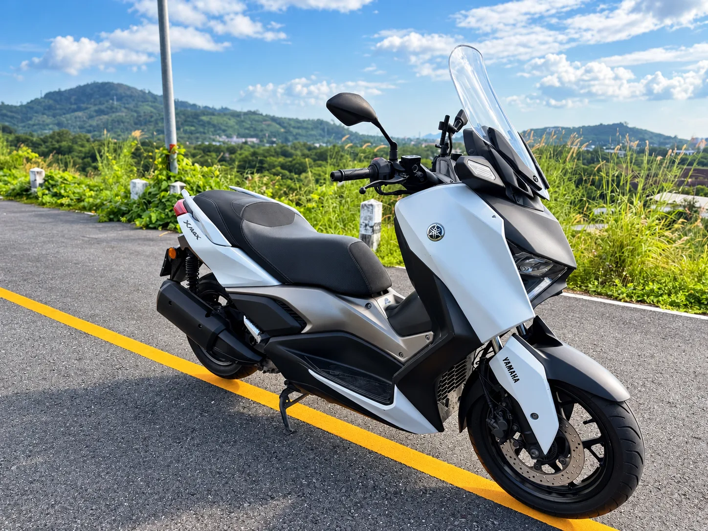 Yamaha XMAX 2023 rental in Thailand — photo 3