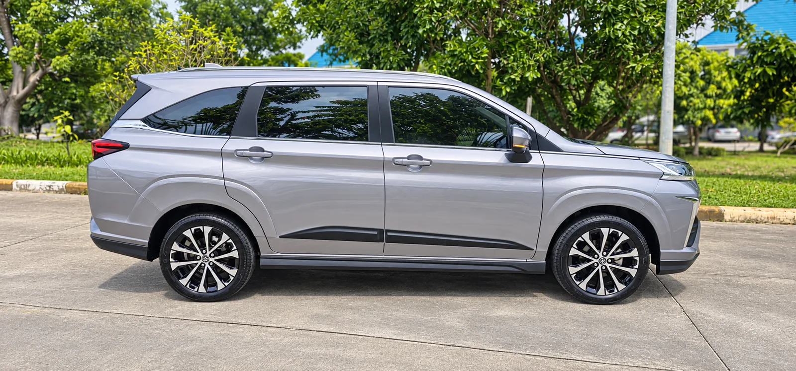 Toyota VELOZ 2026 rental in Thailand — photo 3