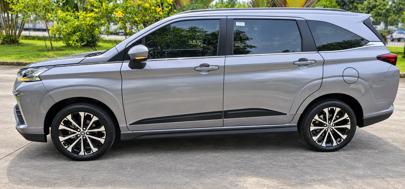 Toyota VELOZ 2026 rental in Thailand — photo 4